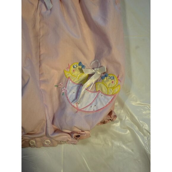 Vintage Girls Infant Romper Pale Pink Ruffles Bubble Style Lace Chicks 12M 70s - Picture 3 of 4